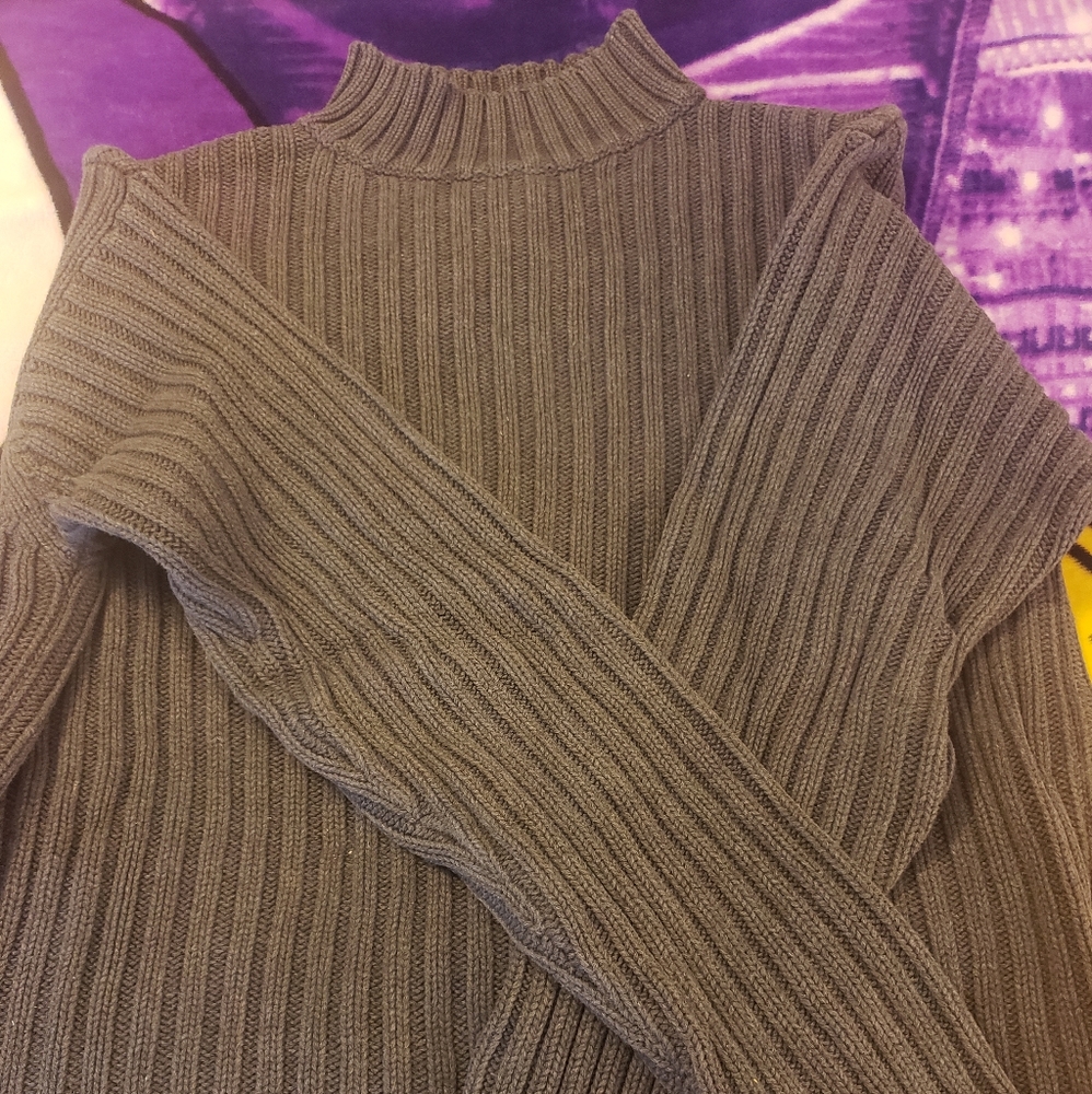Sweater - Picture 4 of 4